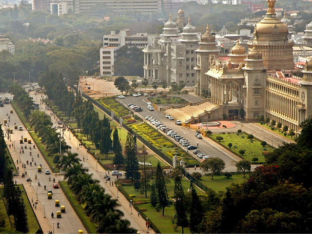 Mumbai to Pune Cab